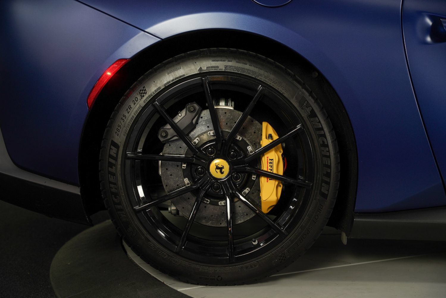 Used 2019 Ferrari Portofino RWD image 27
