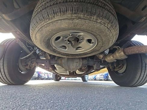 Used 2018 Chevrolet Express 2500 w/ Driver Convenience Package image 16