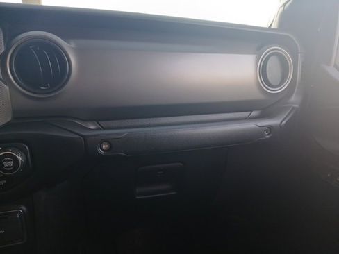 Used 2022 Jeep Gladiator Sport image 34