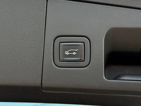 Used 2020 Cadillac XT4 Sport image 16