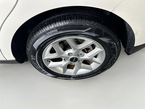 Used 2025 Kia Soul LX w/ LX Technology Package image 11