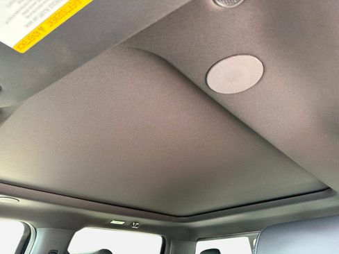 Used 2026 Ford F250 Platinum w/ FX4 Off-Road Package image 41