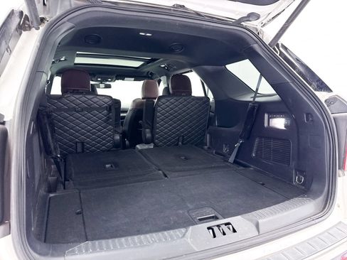 Used 2021 Ford Explorer Platinum w/ Equipment Group 601A AWD/4WD image 36