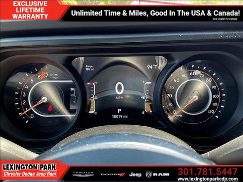 Used 2026 Jeep Wrangler Unlimited Sahara AWD/4WD image 13