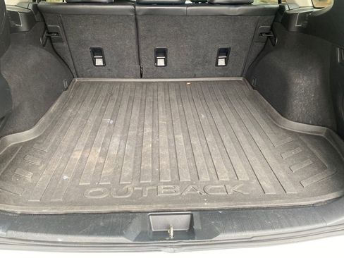 Used 2017 Subaru Outback 2.5i Limited image 11