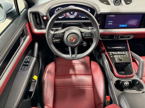 Certified 2025 Porsche Cayenne S AWD/4WD image 17