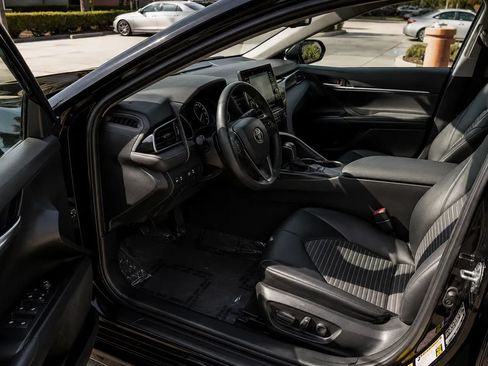 Used 2023 Toyota Camry SE w/ Convenience Package FWD image 21
