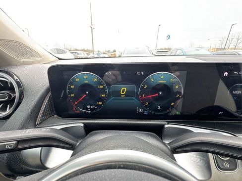 Used 2022 Mercedes-Benz GLB 250 image 15