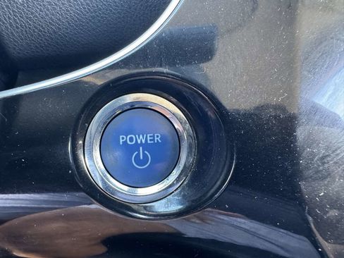 Used 2017 Toyota Prius Two w/ Prius Two Safety Plus Package FWD image 28