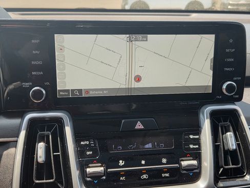 Used 2023 Kia Sorento SX AWD/4WD image 19