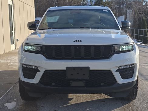 Used 2023 Jeep Grand Cherokee Limited w/ Luxury Tech Group II image 2