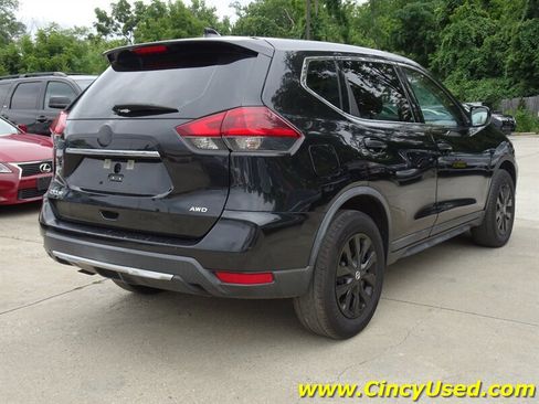 Used 2018 Nissan Rogue S AWD/4WD image 7