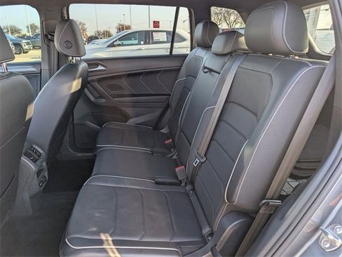 Used 2022 Volkswagen Tiguan SEL R-Line image 29