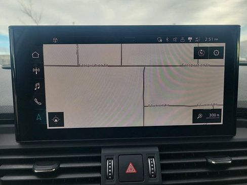 Used 2023 Audi Q5 e Prestige w/ Prestige Package image 9