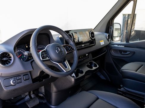 New 2024 Mercedes-Benz Sprinter 2500 image 10