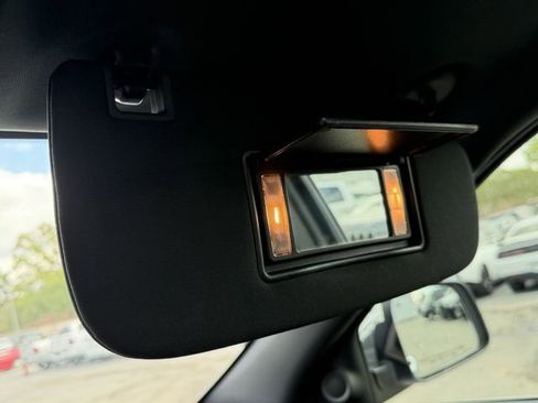 Used 2017 Jeep Grand Cherokee Overland image 27