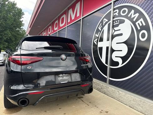 Used 2023 Alfa Romeo Stelvio Veloce AWD/4WD image 12