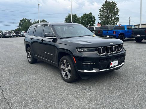 Used 2024 Jeep Grand Cherokee L Limited w/ Trailer Tow Package AWD/4WD image 8