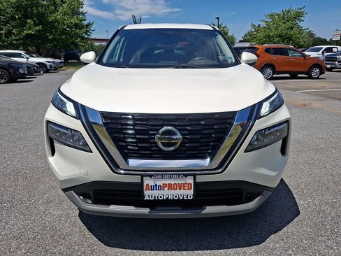 Used 2021 Nissan Rogue SV AWD/4WD image 2