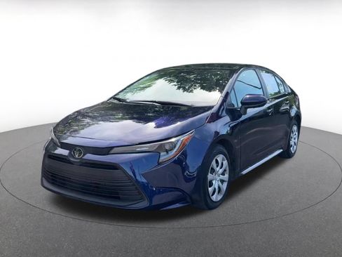 Used 2025 Toyota Corolla LE FWD image 7