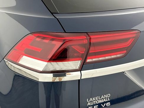 Used 2022 Volkswagen Atlas Cross Sport SE AWD/4WD image 25