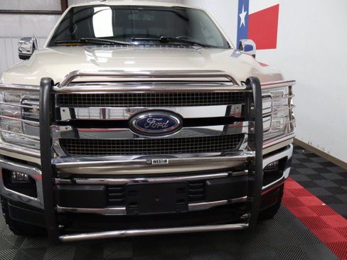 Used 2018 Ford F150 King Ranch w/ Equipment Group 601A Luxury AWD/4WD image 17