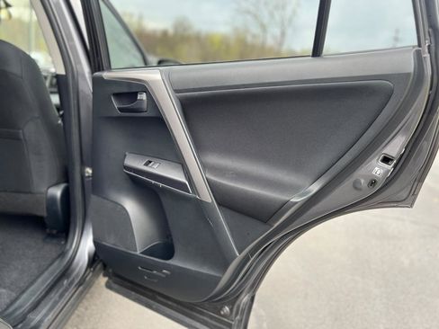 Used 2016 Toyota RAV4 LE AWD/4WD image 34