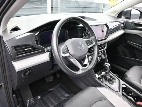 Used 2022 Volkswagen Taos SEL w/ Panoramic Sunroof Package image 10