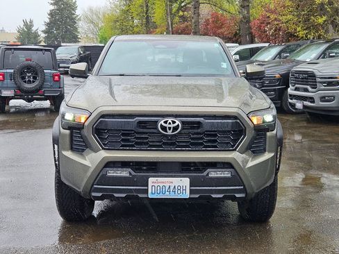 Used 2025 Toyota Tacoma TRD Off-Road w/ TRD Off Road Premium Package AWD/4WD image 2