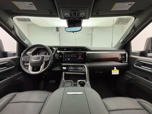 New 2026 GMC Sierra 2500 Denali w/ Denali Reserve Package image 2