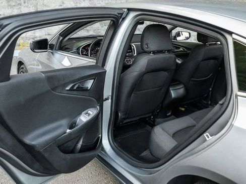 Used 2025 Chevrolet Malibu RS image 19