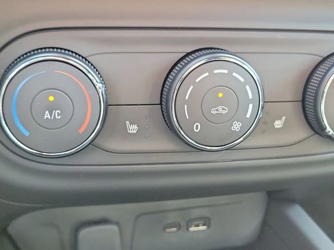 New 2026 Chevrolet Trax RS image 9