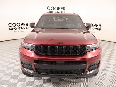 Used 2023 Jeep Grand Cherokee L Laredo AWD/4WD image 9