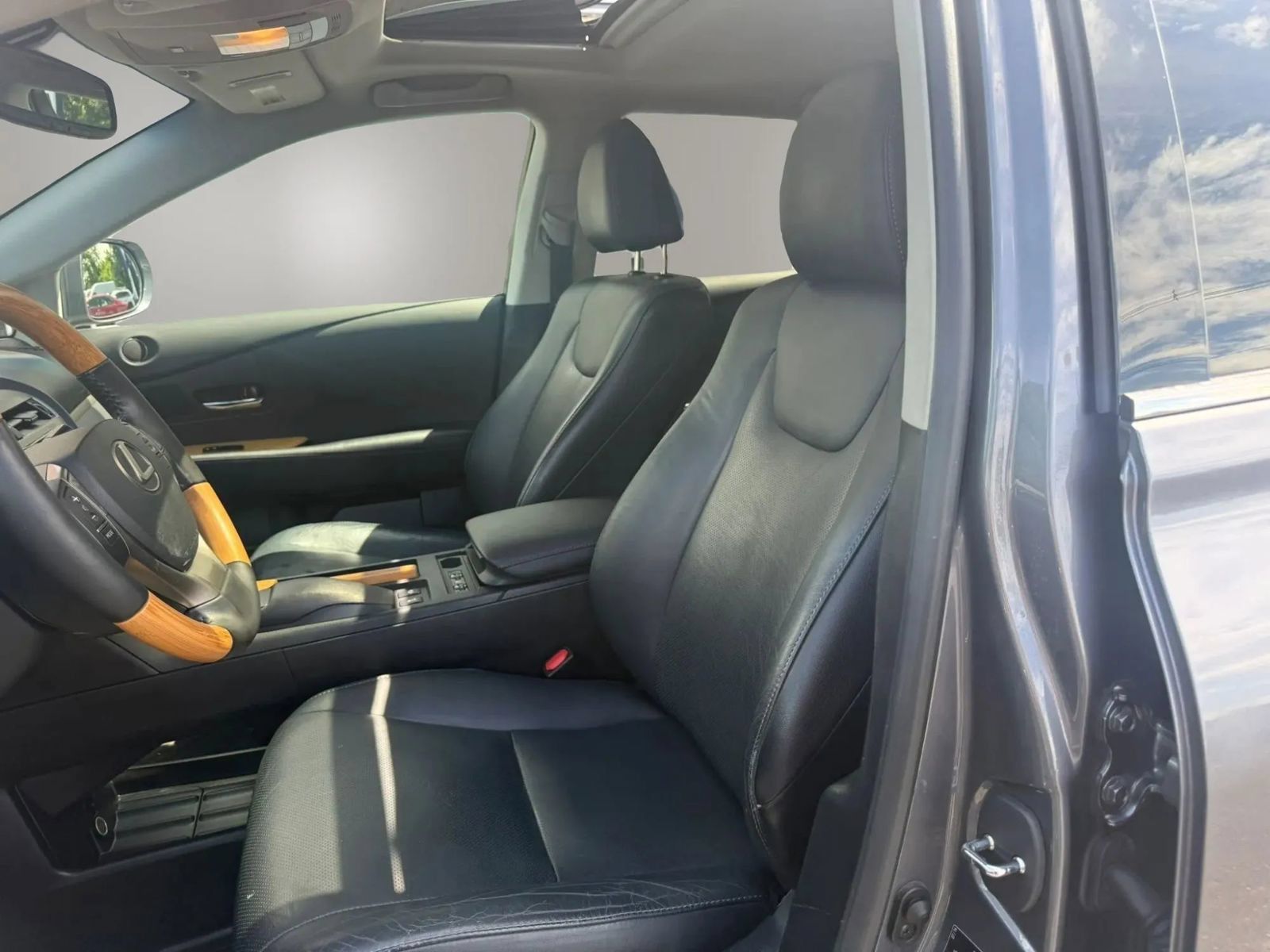 Used 2015 Lexus RX 450h AWD image 15