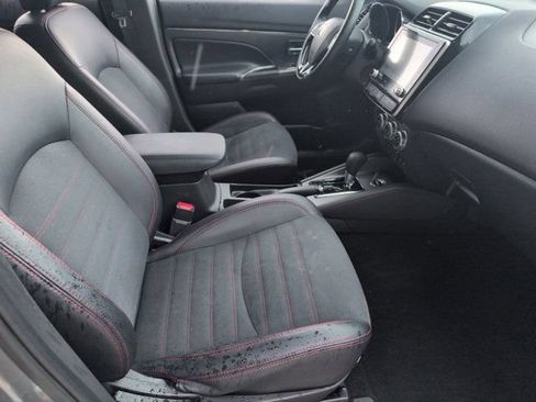Used 2025 Mitsubishi Outlander Sport SE AWD/4WD image 30