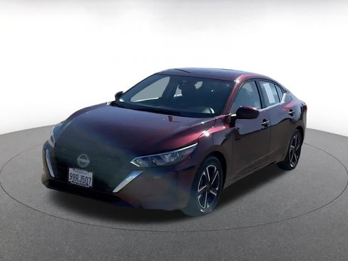 Used 2025 Nissan Sentra SV image 7