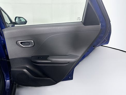 Used 2025 Kia K4 LXS image 28