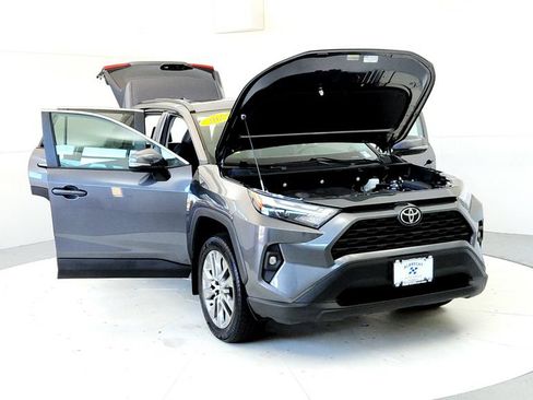 Used 2025 Toyota RAV4 XLE Premium w/ Weather Package AWD/4WD image 9