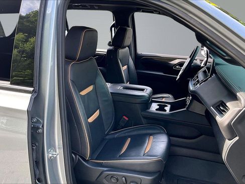 Used 2024 GMC Yukon AT4 w/ AT4 Premium Plus Package AWD/4WD image 7
