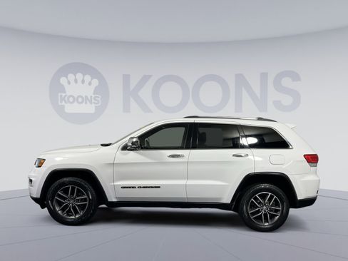 Used 2017 Jeep Grand Cherokee Limited w/ Jeep Active Safety Group image 2