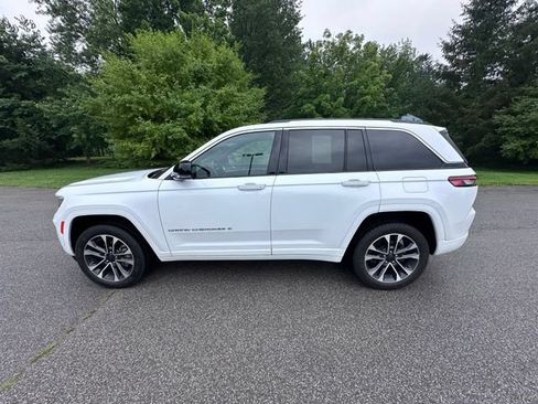 Used 2022 Jeep Grand Cherokee Overland AWD/4WD image 6