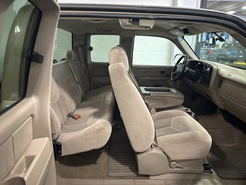 Used 2006 Chevrolet Silverado 1500 LT w/ Light Duty Power Package image 11