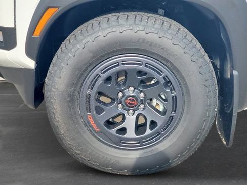 New 2026 Nissan Frontier Pro-X w/ Pro-X Convenience Package RWD image 11