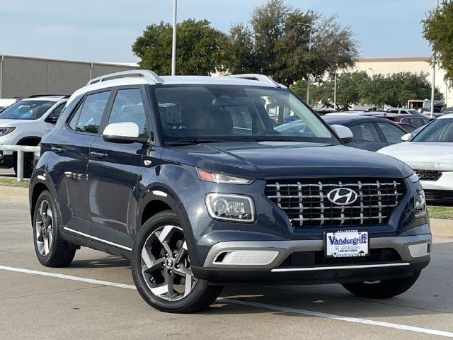 Used 2023 Hyundai Venue Limited w/ Cargo Package FWD image 2