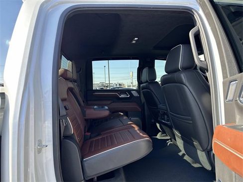 Used 2024 GMC Sierra 2500 Denali Ultimate image 15