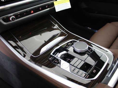New 2026 BMW X5 xDrive40i w/ M Sport Package image 17