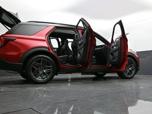 New 2026 Ford Explorer ST w/ Sun And Sound Package image 38