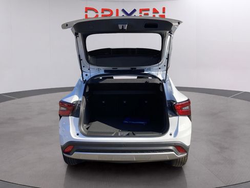 New 2026 Chevrolet Trax LT w/ Driver Confidence Package image 13