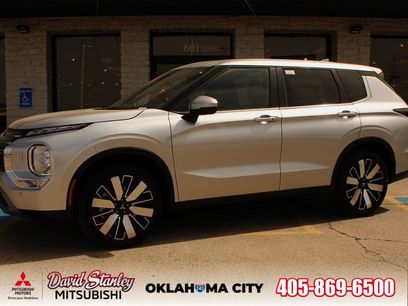 New 2025 Mitsubishi Outlander SE
