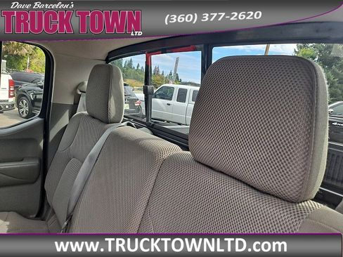 Used 2015 Nissan Frontier SV image 14